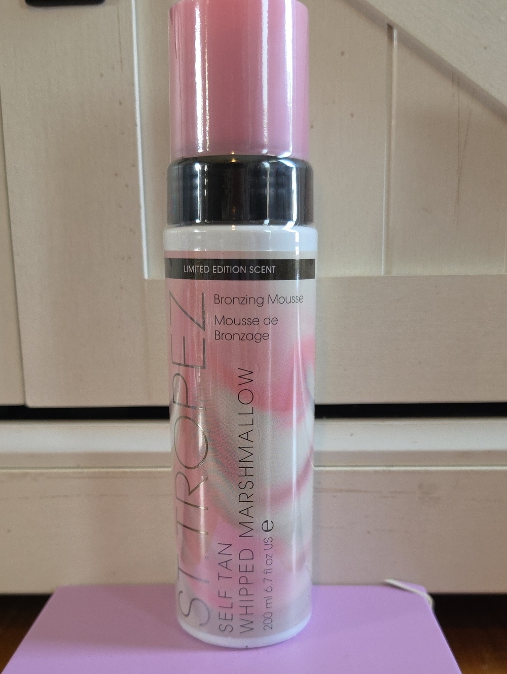 St. Tropez Whipped Marshmallow Bronzing Mousse - With Glove